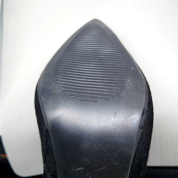 BLK SUEDE ANKLE BOOTS - Picture 5 of 6